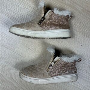 Kelly & Katie Furry White Shiny Gold Glitter Slip-On Zip up Boots